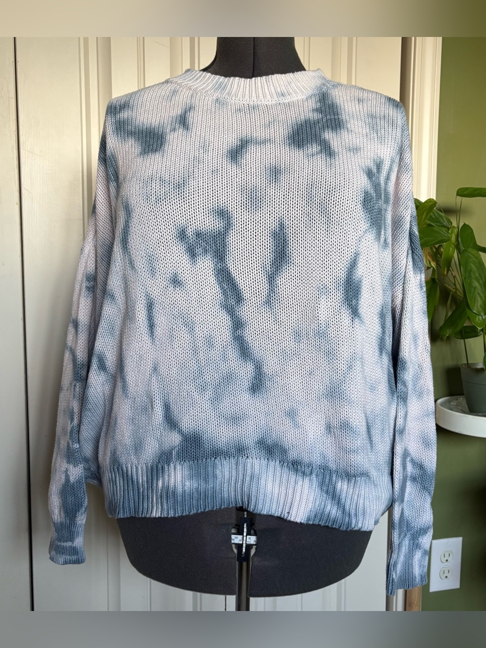 Show Me Your Mumu tie-dye sweater size XL